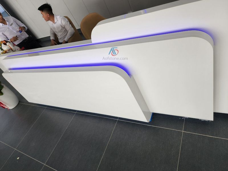 Quầy lễ tân đá cho showroom 7 bàn họp gỗ MDF cho văn phòng