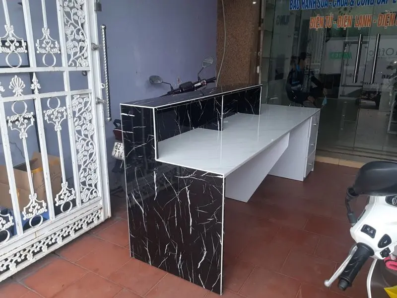 Quầy lễ tân đá cho showroom 6 bàn họp MDF hiện đại