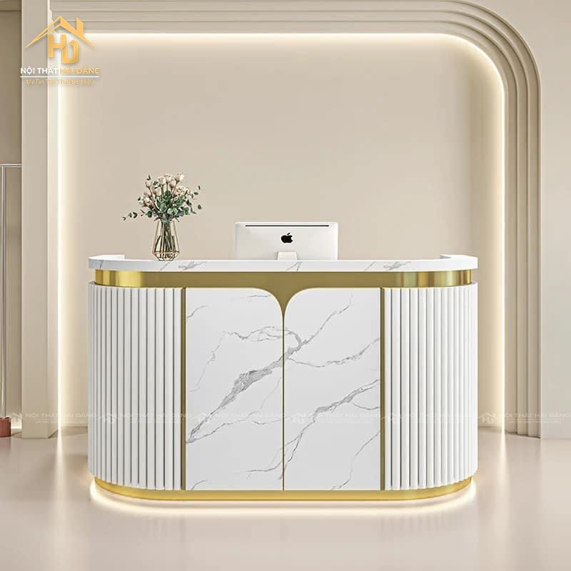 Quầy lễ tân tối giản