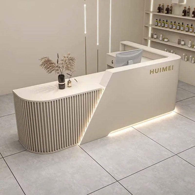 Mẫu quầy lễ tân chữ L hiện đại tối giản