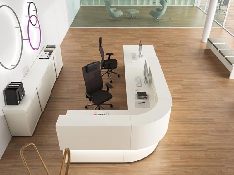 Quầy lễ tân trang trí nổi bật